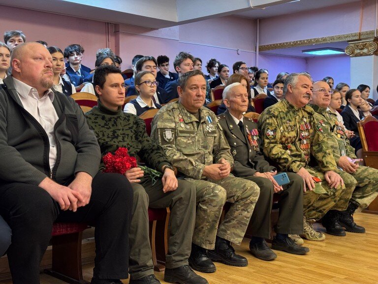 Патриотическое воспитание и возложение цветов